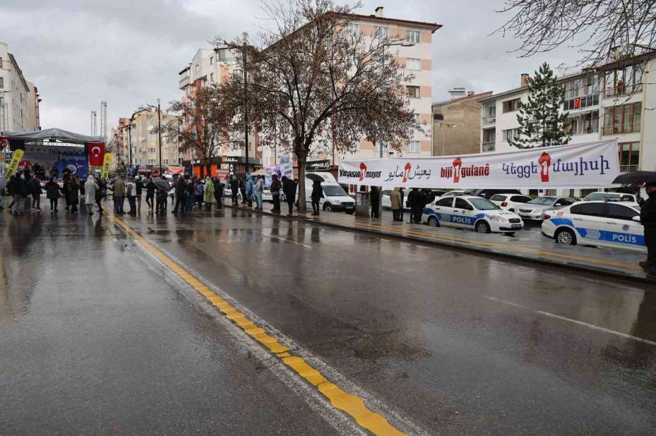 Bölücü slogan iddiası gerginliğe neden oldu