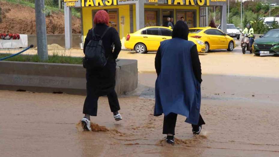 Kırıkkale Valisi Makas’tan "sel" açıklaması: "36 farklı noktaya müdahale ettik"