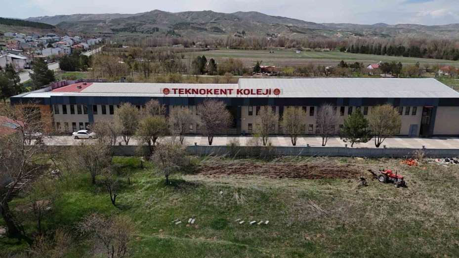 Bu okuldan mezun olan öğrenciler aranan personel oluyor
