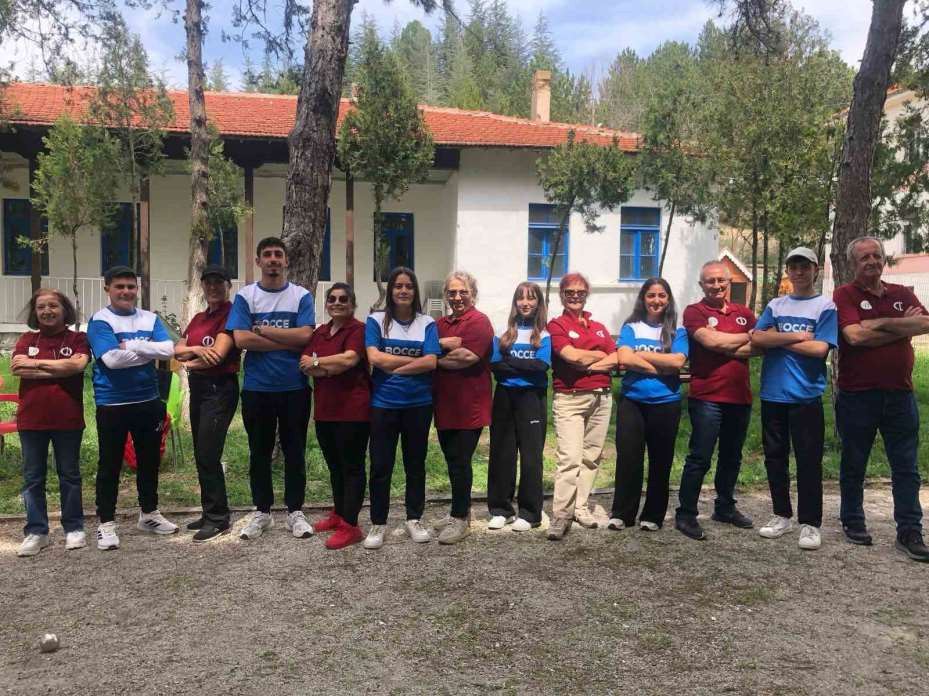 (ÖZEL) Tazelenme Üniversitesinin yaşlı öğrencileri bocce ile tanıştı