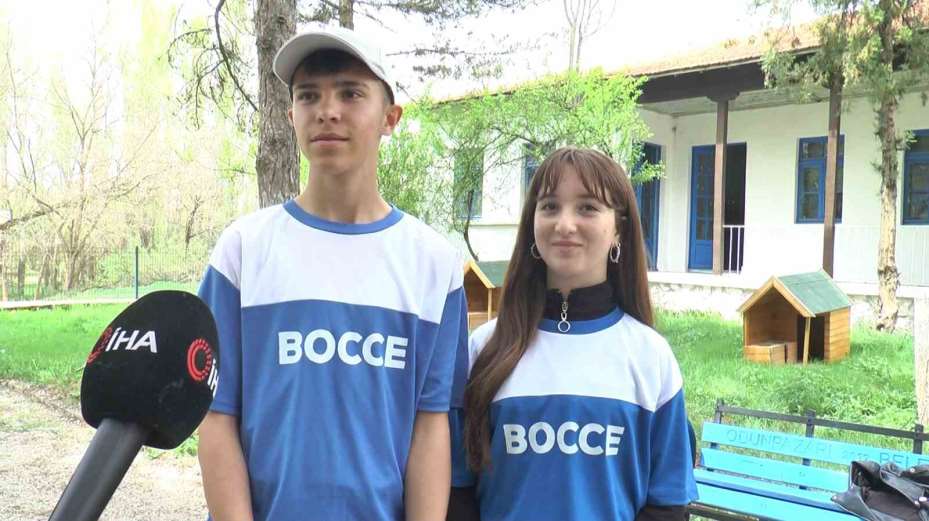 (ÖZEL) Tazelenme Üniversitesinin yaşlı öğrencileri bocce ile tanıştı