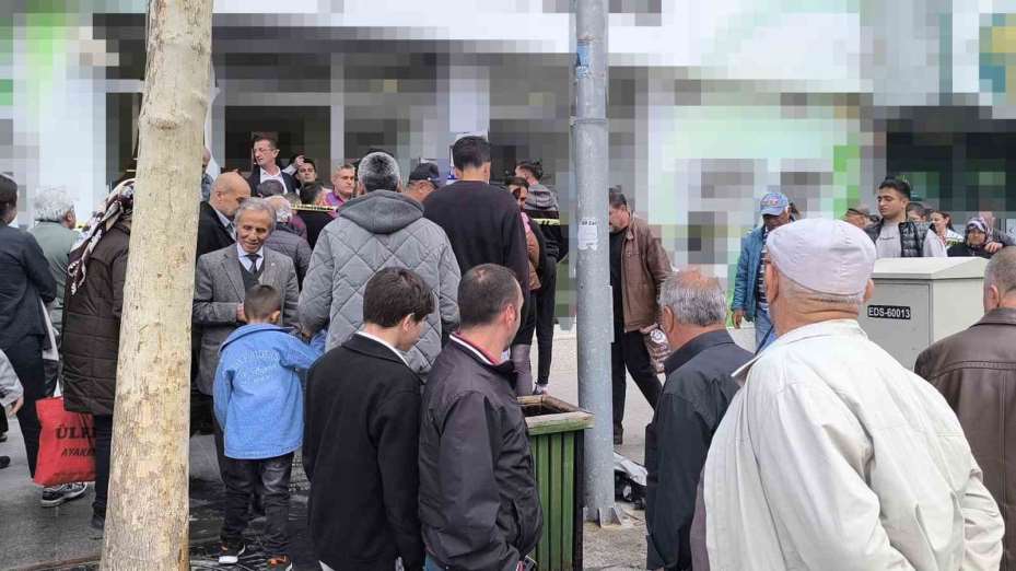Vatandaşlar şüpheli valizi görüntülemek için birbiriyle yarıştı