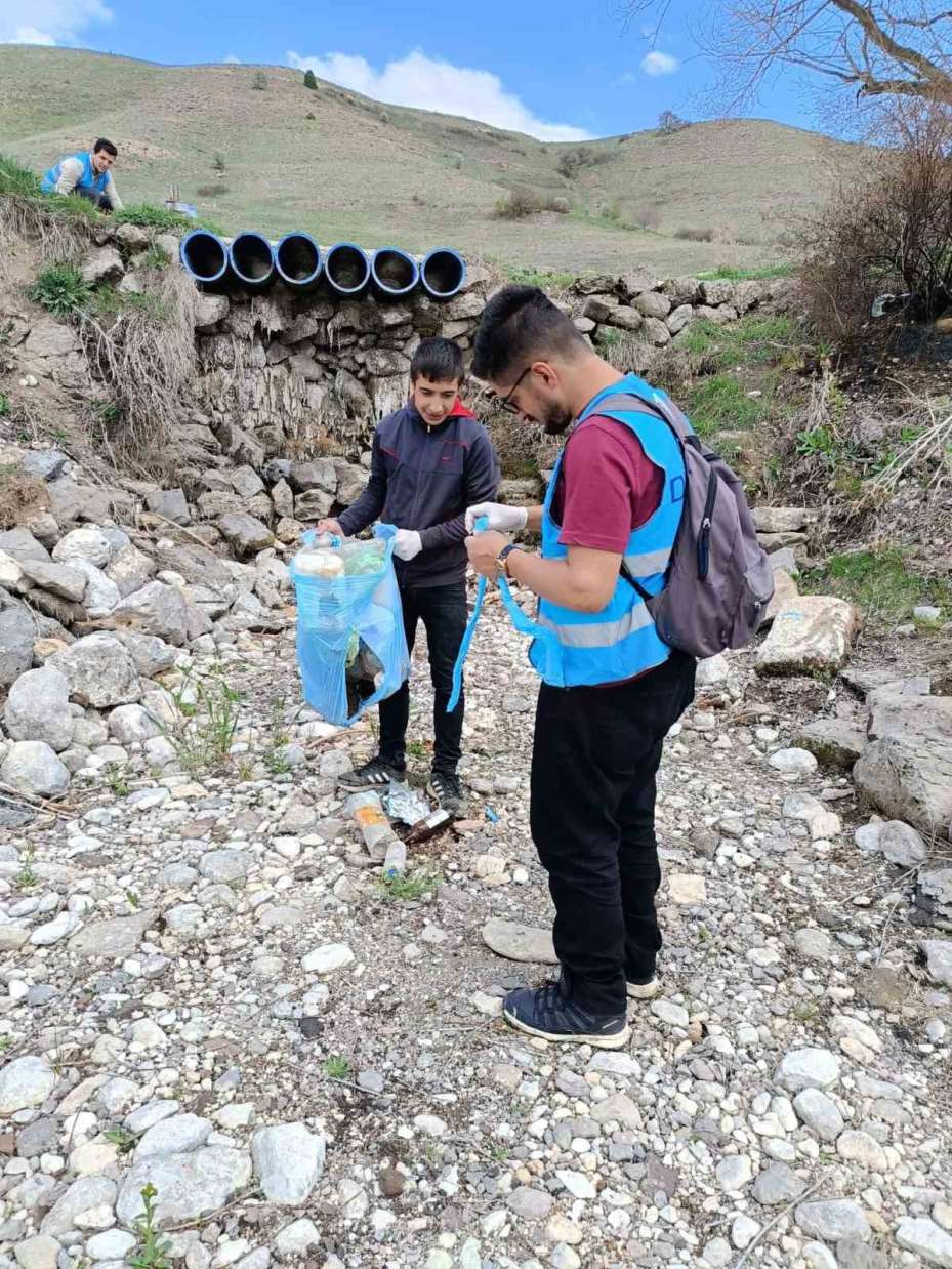 Daha temiz Tomarza için mesire alanları temizlendi