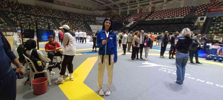 Eskişehirli sporcu Nida Nur Çene Türkiye Tekvando Şampiyonası’nda Türkiye 3’üncüsü oldu