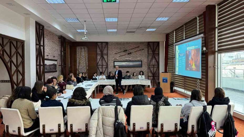 Erciyes, Romanya ve Karayipler’den gelen gençleri hayran bıraktı