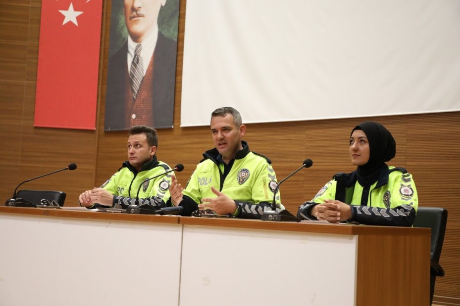 Melikgazi personeline trafik güvenliği eğitimi verildi