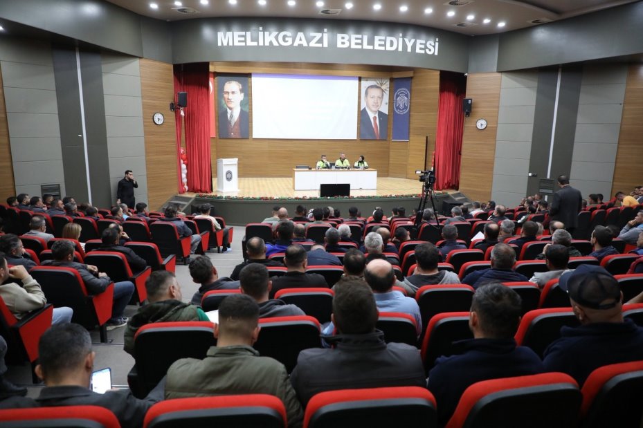 Melikgazi personeline trafik güvenliği eğitimi verildi