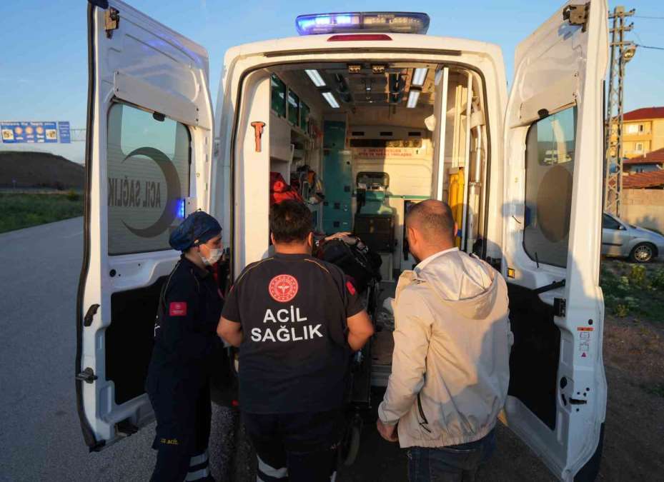 Takla atan Tofaş hurdaya döndü: 1 yaralı