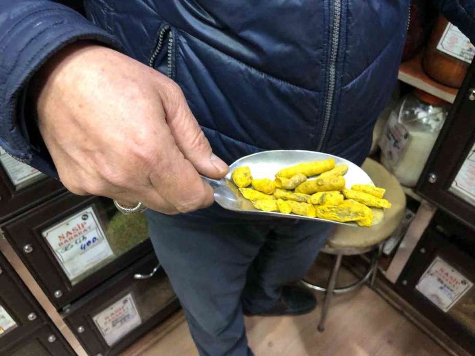 Hava değişkenliği Eskişehirlileri aktarlara yöneltti