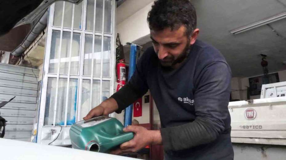 Oto bakım ustaları uyarıyor: "Araçların yaz bakımı ihmal edilmemeli"