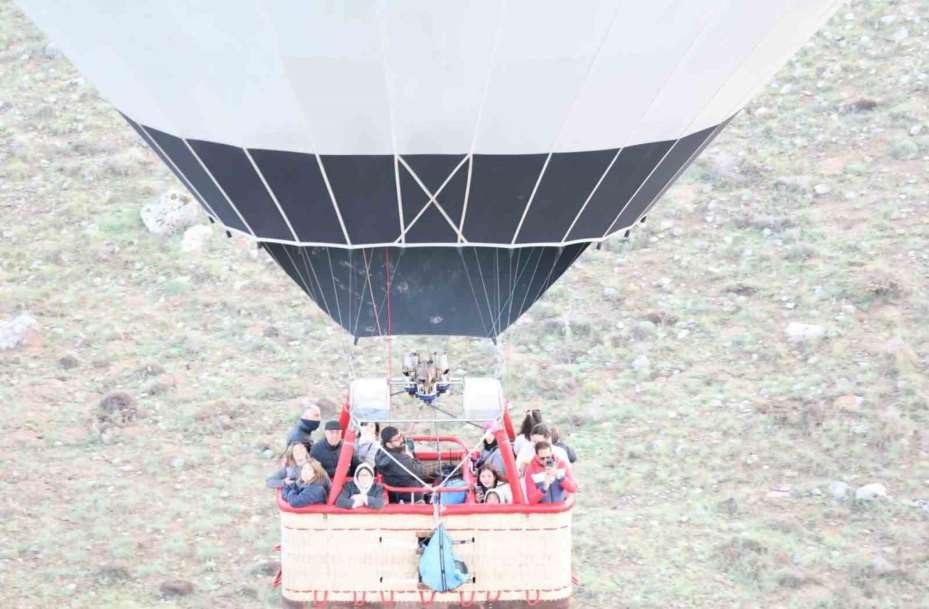 Turistler balon ile Ihlara Vadisi’ni havadan keşfediyor
