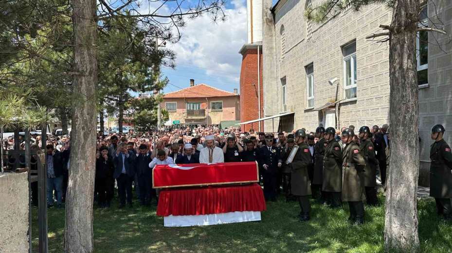 Kıbrıs Gazisi Hasan Hüseyin İncesu, askeri törenle son yolculuğuna uğurlandı