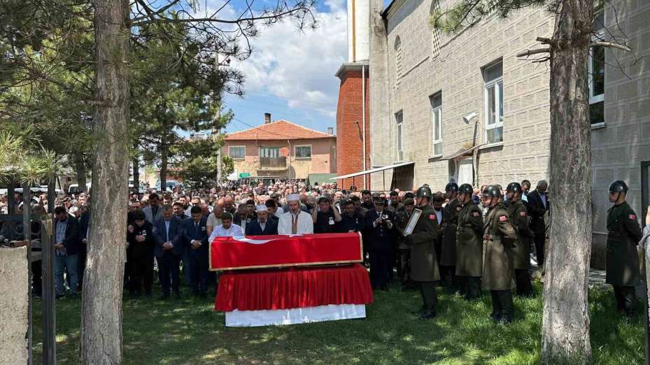 Kıbrıs Gazisi Hasan Hüseyin İncesu, askeri törenle son yolculuğuna uğurlandı