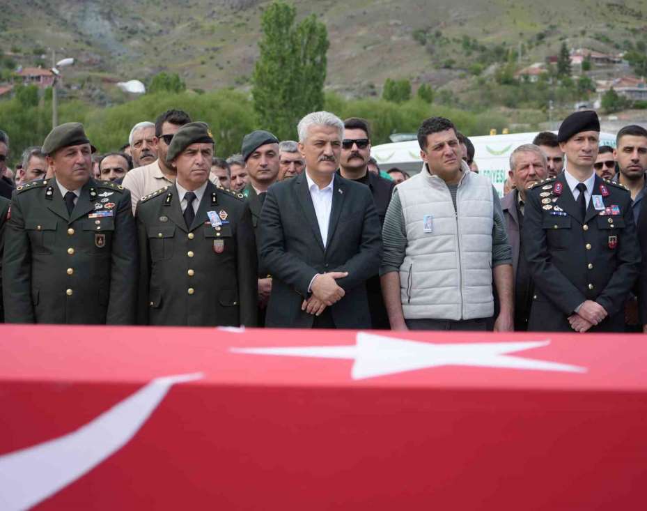 Karbonmonoksit gazından zehirlenen gazi ve eşi toprağa verildi