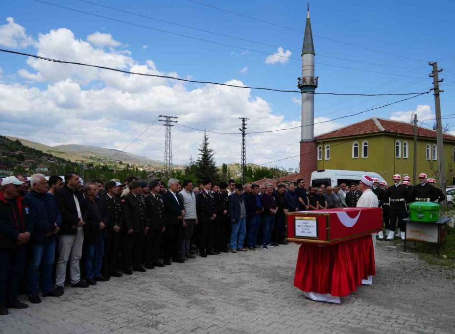 Karbonmonoksit gazından zehirlenen gazi ve eşi toprağa verildi