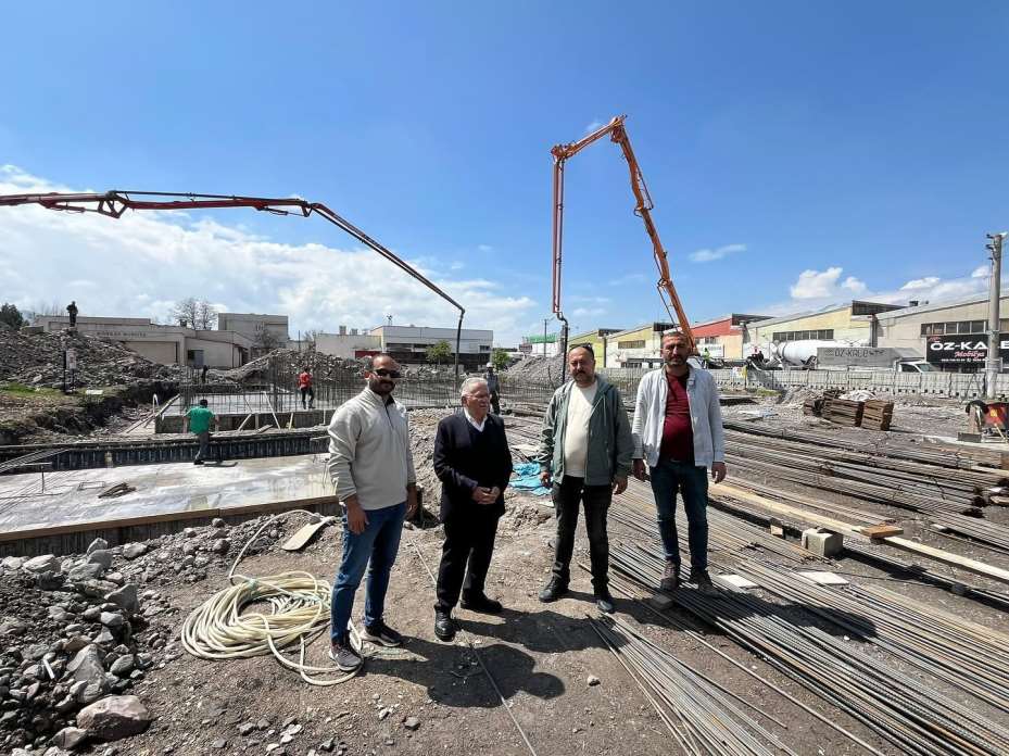 Başkan Büyükkılıç, Anbar’da cami inşaatını inceledi