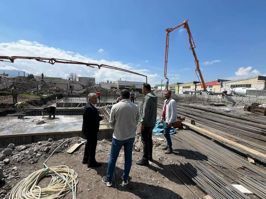 Başkan Büyükkılıç, Anbar’da cami inşaatını inceledi
