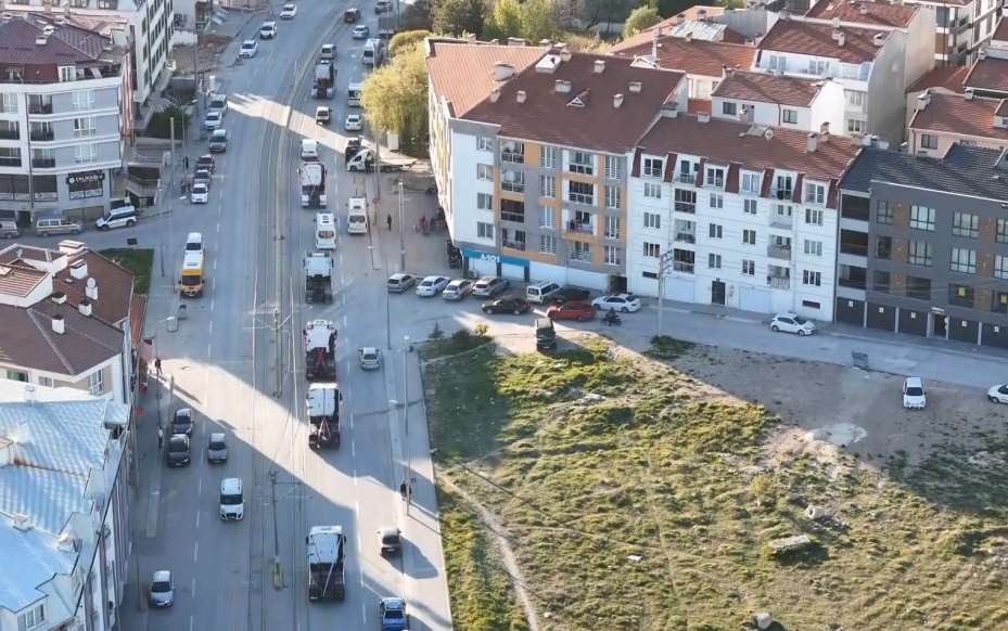 (ÖZEL) Kaybettiği ağabeyinin oğluna 15 tır ile düğün konvoyu yaptı