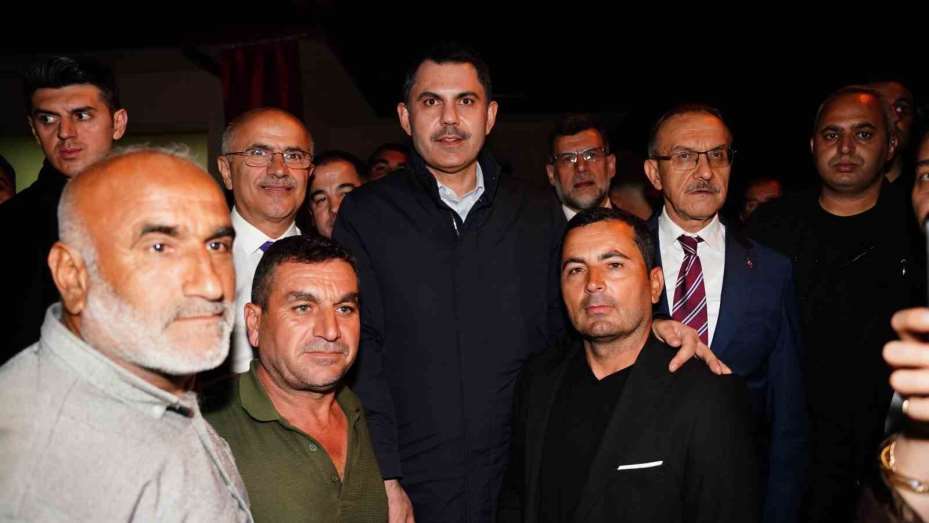Bakan Kurum, köy evine konuk oldu