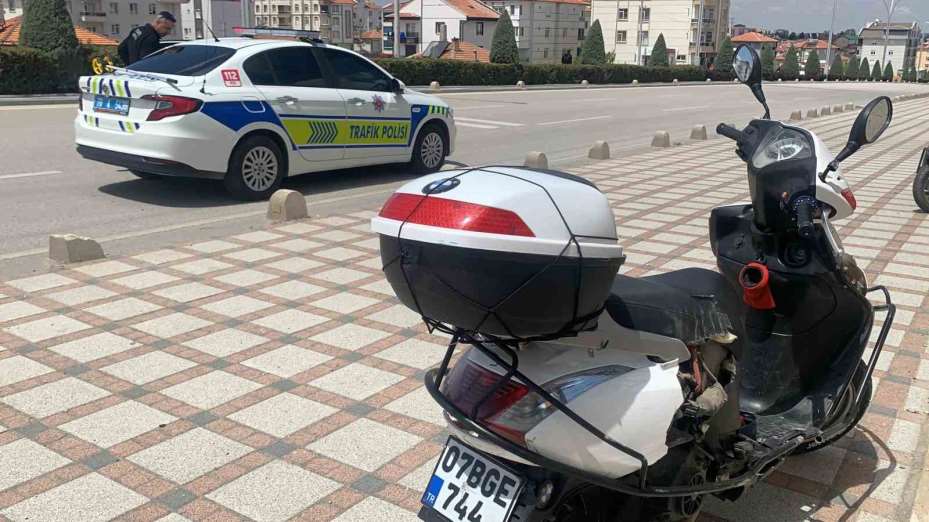 Kazada motosikletle birlikte 20 metre sürüklenen sürücüsü yaralandı