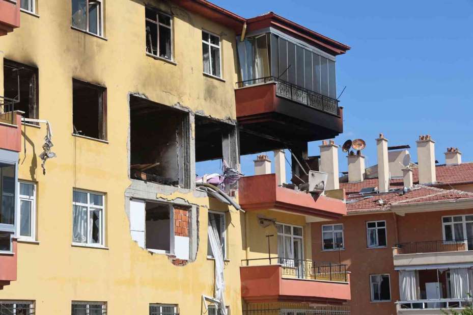 Doğalgaz patlamasının şiddeti gündüz ortaya çıktı