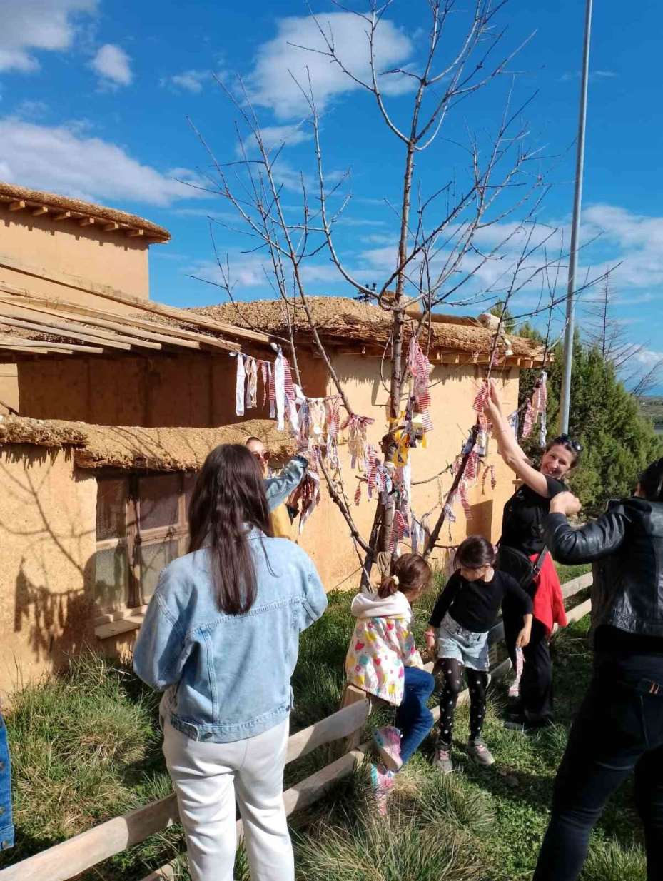 Sanatçıların köyünde Hıdırellez coşkusu