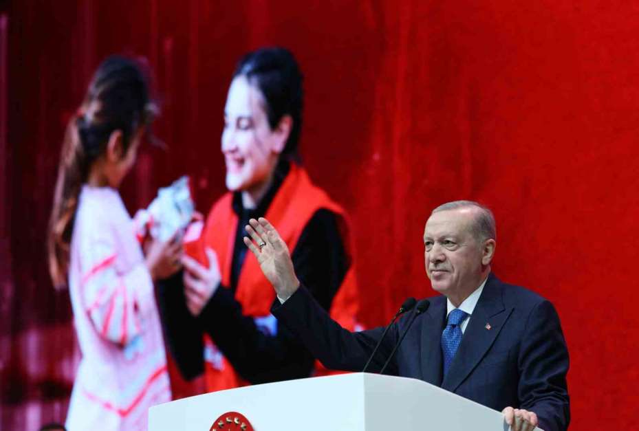 Kızılay Genel Başkanı Fatma Meriç Yılmaz güven tazeledi