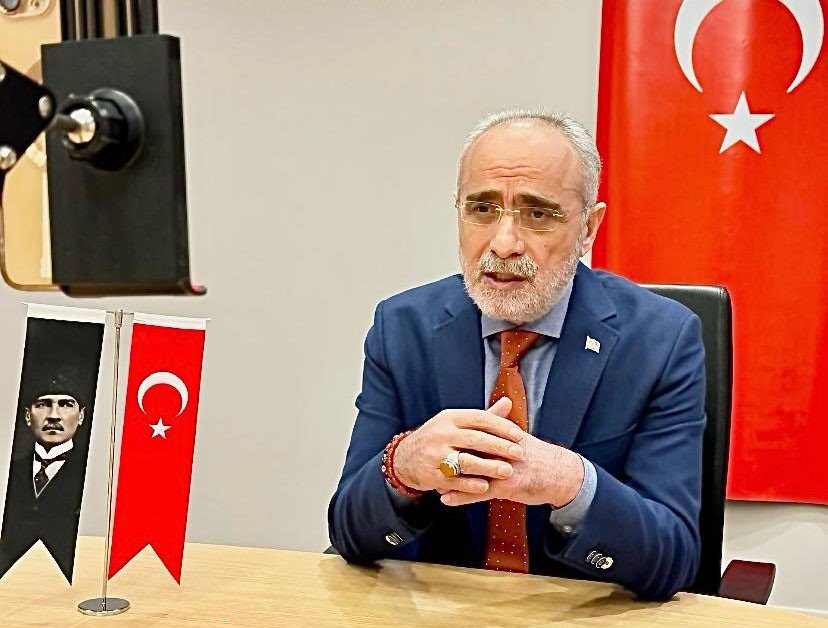 Cumhurbaşkanı Başdanışmanı Topçu: "Çok dil bilen bir insan, her toplumda hayatın içinde hep bir adım önde olmuştur"