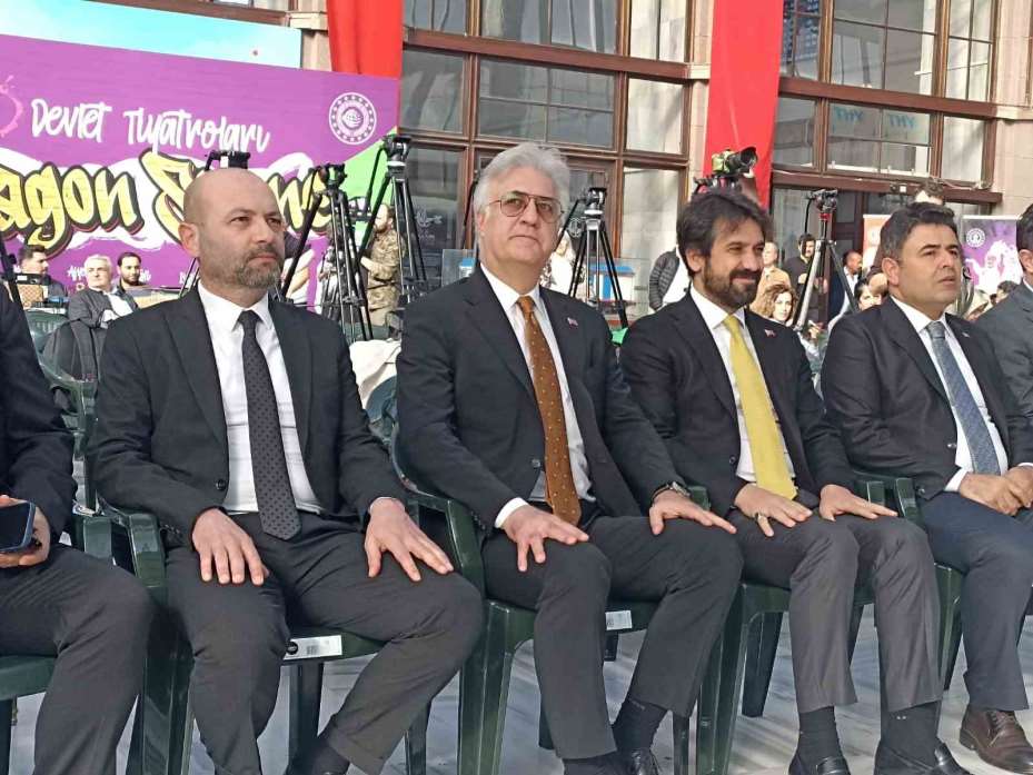 "Vagon Sahne" perdelerini açıyor