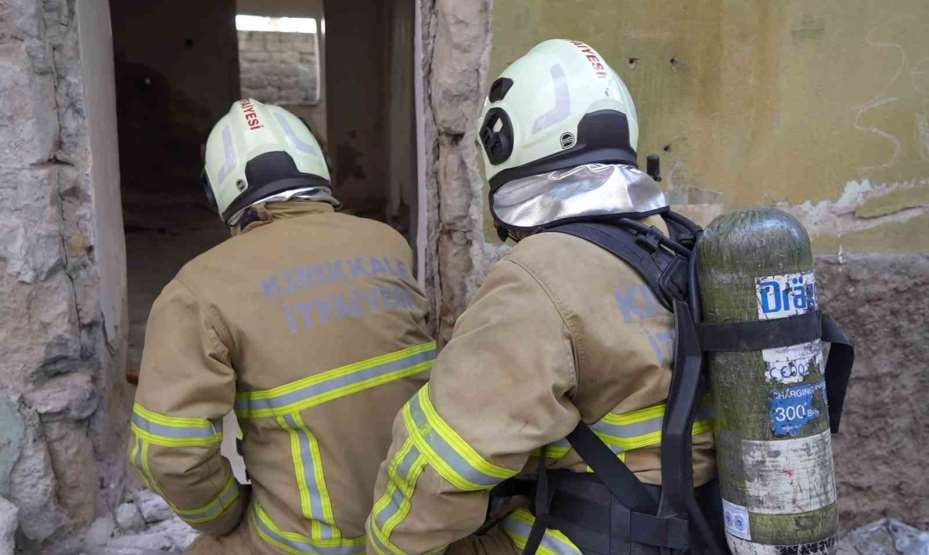 Habersiz tatbikat yapıldı, herkes gerçek sandı: Enkazda çocuk olduğunu düşünen mahalleli endişelendi