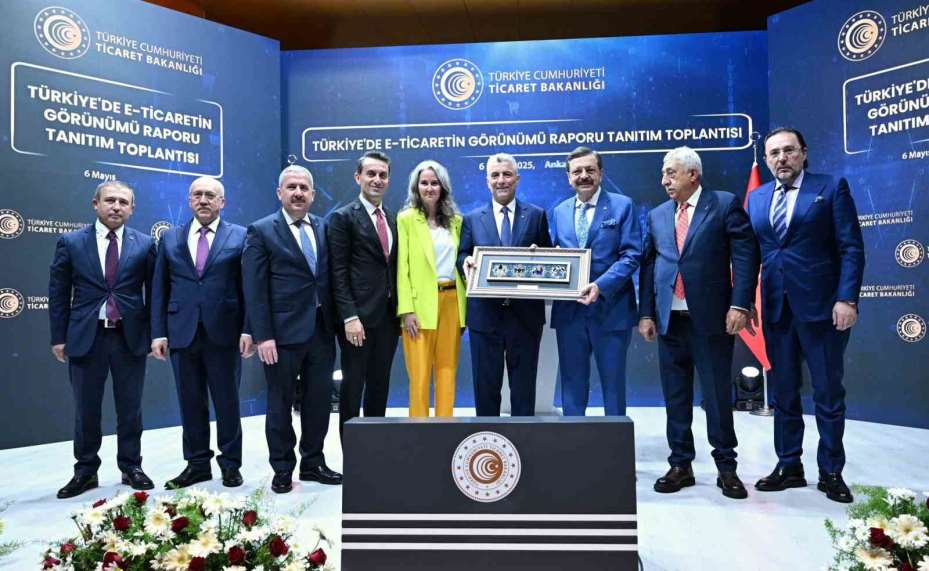 TOBB Başkanı Hisarcıklıoğlu: "KOBİ’lerin rekabeti için e-ticaret ve dijitalleşme şart"