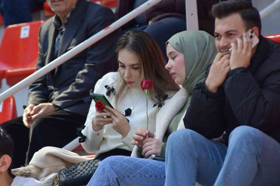 Kayserispor’dan Anneler Günü jesti