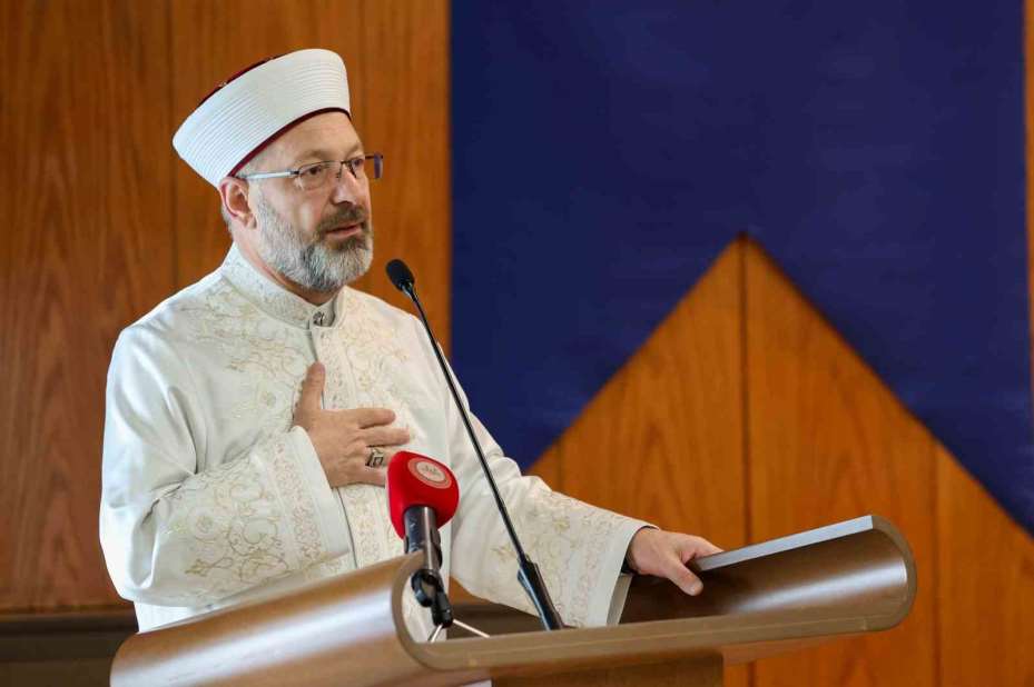 Diyanet İşleri Başkanı Erbaş: "Kur’an-ı Kerim’i anlamak, yaşamak, hayatımızı Kur’an-ı Kerîm’e göre tanzim etmek; nihai hedef budur"
