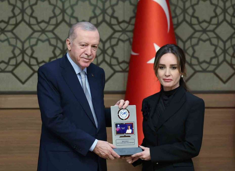 Cumhurbaşkanı Erdoğan: "Milleti provoke eden, halkı galeyana getiren, insanımıza hakaret eden gazeteci olmaz"