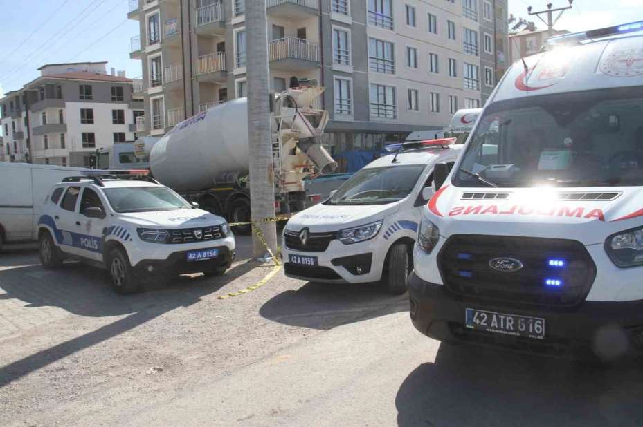 Beton mikserinin altında kalan yaşlı adam hayatını kaybetti