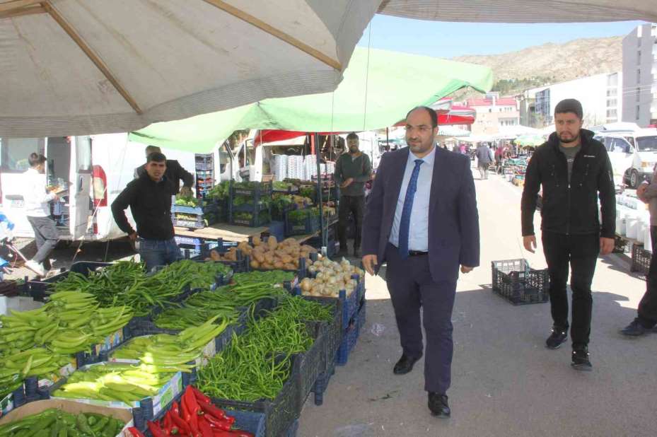 Sivas’ta semt pazarında her hafta alış-veriş dualarla başlıyor