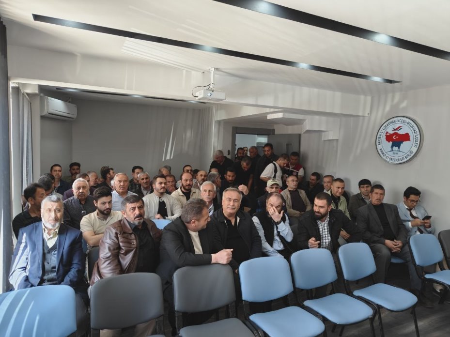 Kırmızı et üreticilerine destek bilgilendirme toplantısı yapıldı
