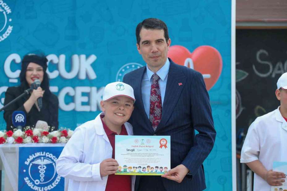 Öğrenciler aldıkları eğitimle ‘sağlık elçisi’ olacak