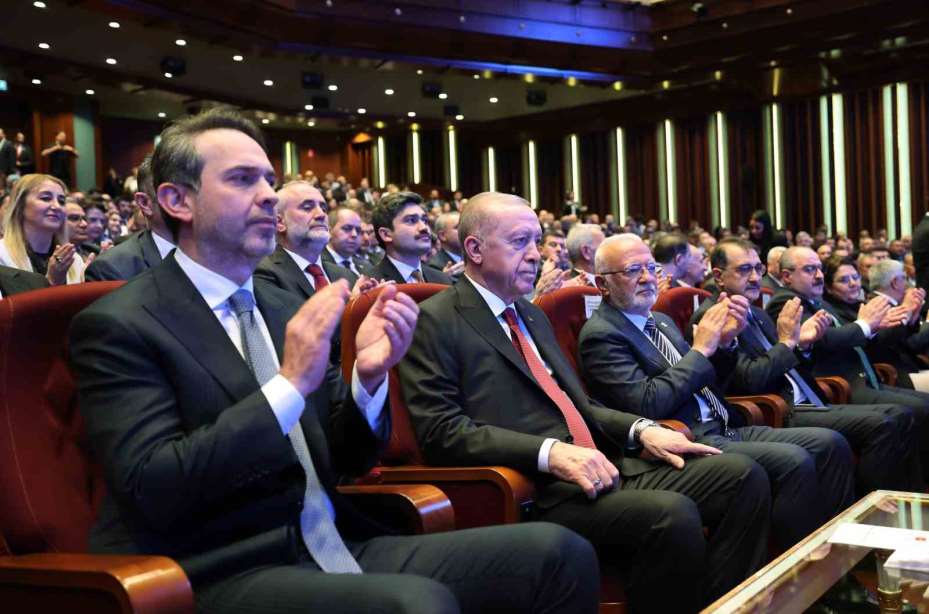 Cumhurbaşkanı Erdoğan: "Gerçekleri bal gibi bildikleri halde maalesef bunu dillendirmeye cesaret edemiyorlar"