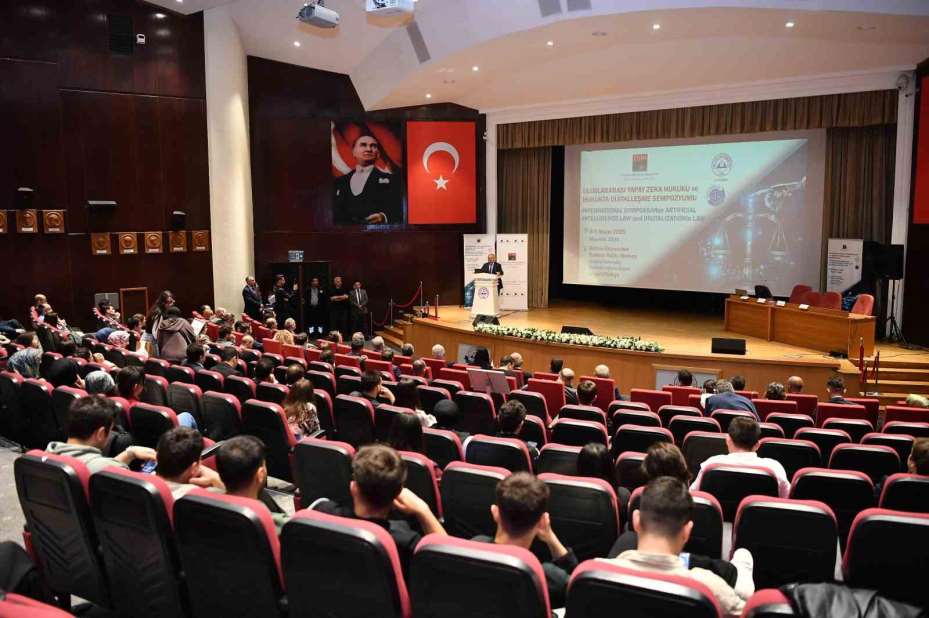 Başkan Büyükkılıç’tan ‘yapay zekâ ve ‘akıllı şehircilik’ iş birliği çağrısı