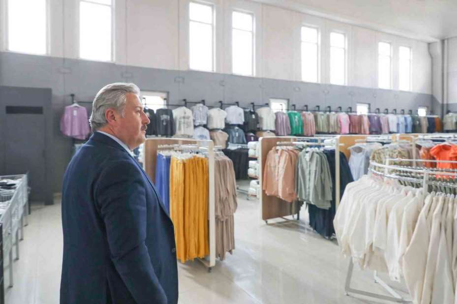 Melikgazi Kıyafet Evi yüzleri güldürüyor