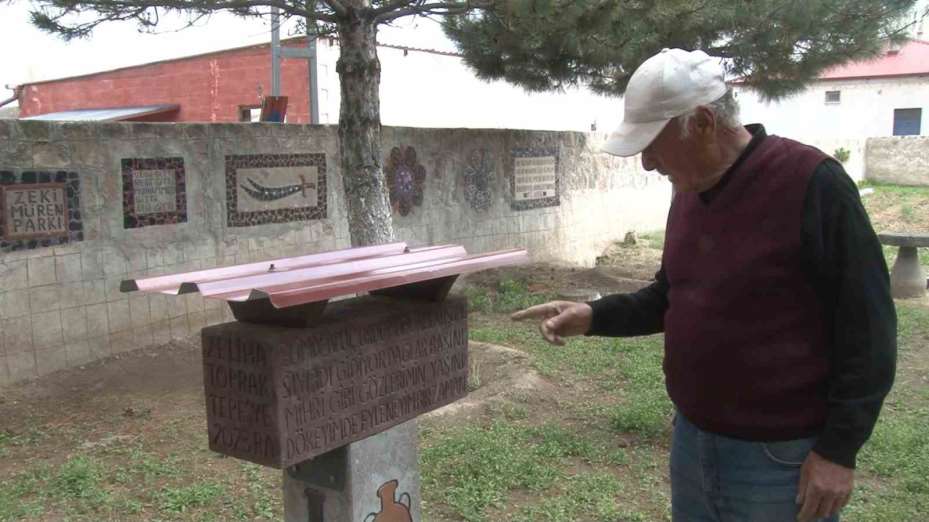 Aşkını taşlara kazıdı