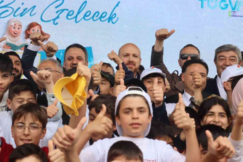TÜGVA Yüksek İstişare Kurulu Üyesi Bilal Erdoğan: "Bu milletin ayağa kalkması lazım ve bunu başaracak olan gençlerdir"
