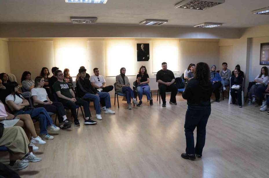 Gençlere toplumsal cinsiyet eşitliği ve flört şiddeti anlatıldı