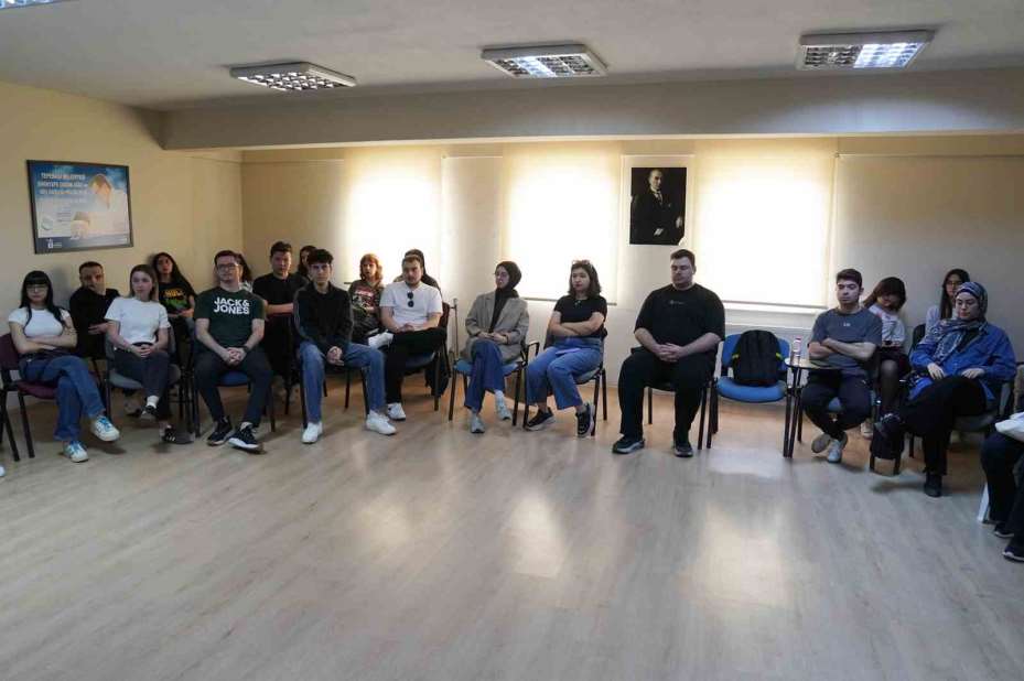 Gençlere toplumsal cinsiyet eşitliği ve flört şiddeti anlatıldı