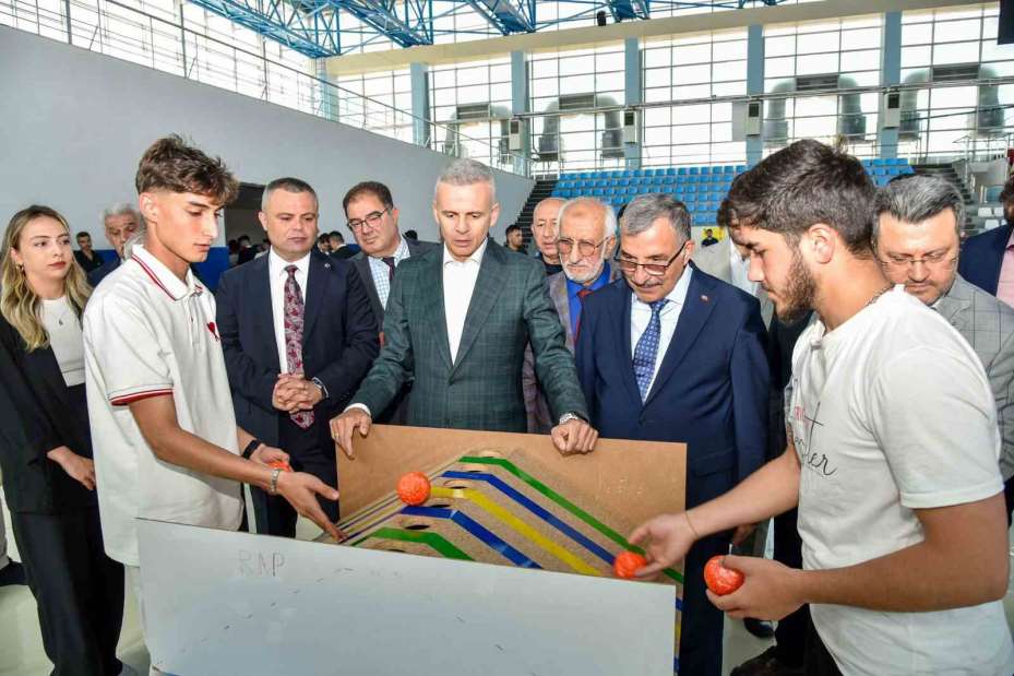 KMÜ’de "9. Öğretim Teknolojileri Sergisi" düzenlendi