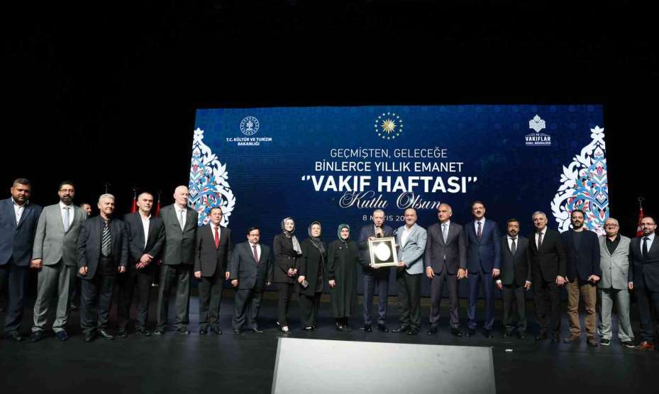 Cumhurbaşkanı Erdoğan: "İster töre, ister gelenek, ister güncel akım bahanesiyle olsun evliliğin zorlaştırılmasını asla doğru bulmuyoruz"