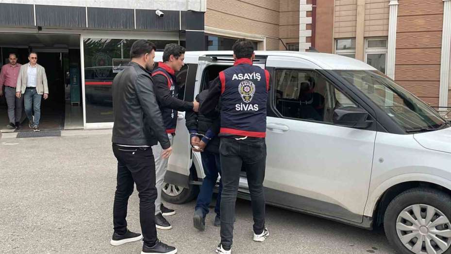 Kardeşlerin katil zanlısı, polis ifadesinde susma hakkını kullandı