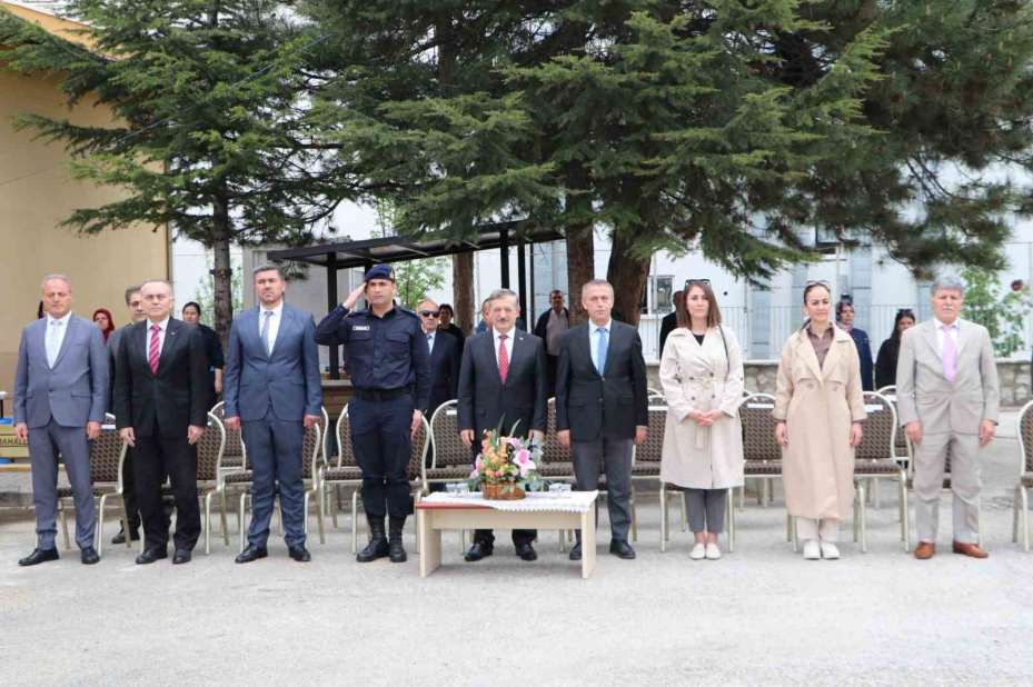 Elmadağ’da "2025-2026 Eğitim-Öğretim Yılı Mesleki Alan Tanıtım Etkinlikleri" programı
