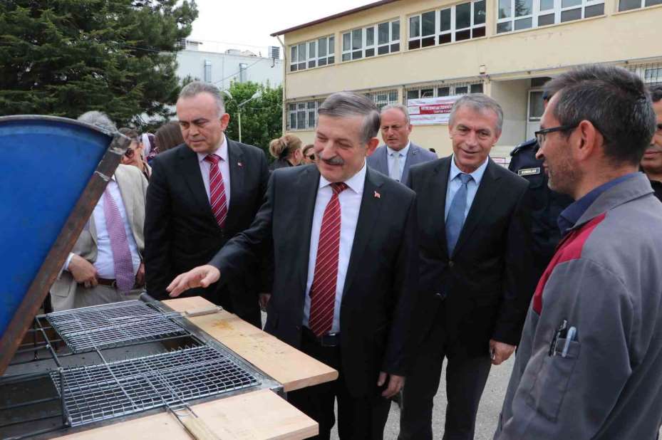 Elmadağ’da "2025-2026 Eğitim-Öğretim Yılı Mesleki Alan Tanıtım Etkinlikleri" programı